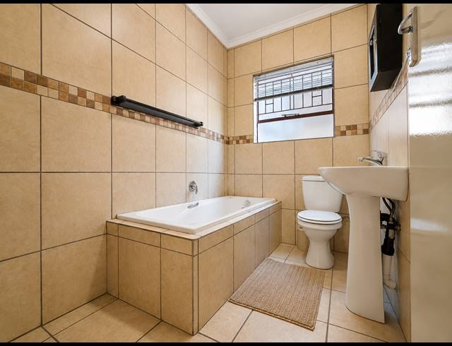 2 BEDROOM TOWNHOUSE FOR SALE IN THREE RIVERS